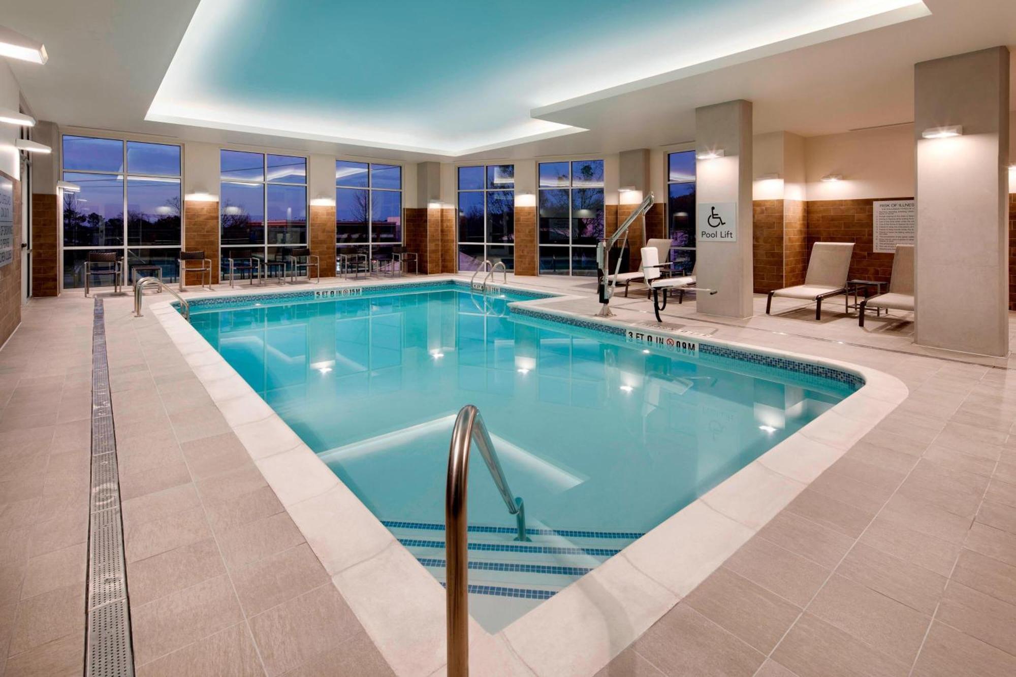 Courtyard By Marriott Atlanta Vinings/Galleria Smyrna Exterior photo